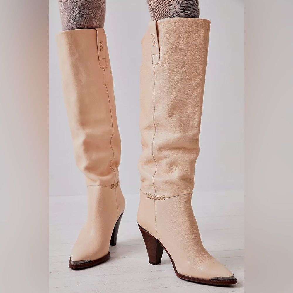 NEW FREE PEOPLE STEVIE BOOTS IN CRÈME